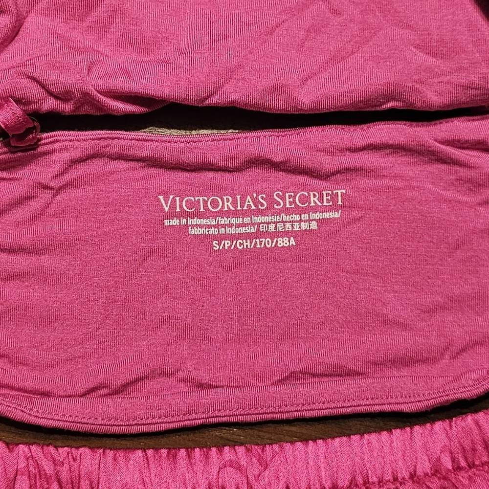 VICTORIA'S SECRET Pink Pajama Set. Size S. NEVER WORN! - Picture 3 of 5